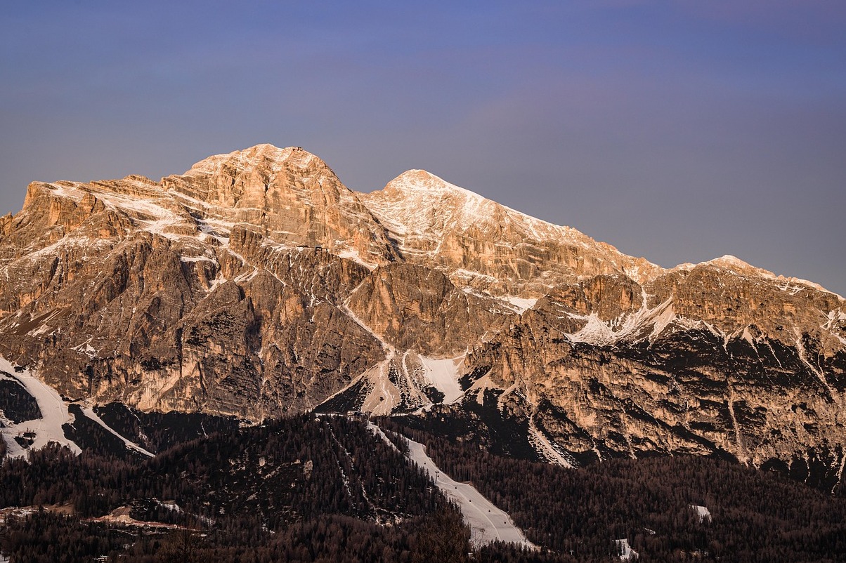 One of Italy ' s chicest സ്കീയിംഗ് റിസോർട്ടുകൾ,Cortina d'Ampezzo - Cortina d'Ampezzo | Secret World Trip Planner