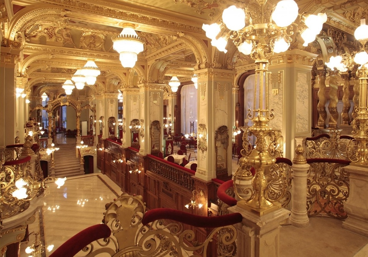 Budapest et le célèbre vieux café de New York — Budapest