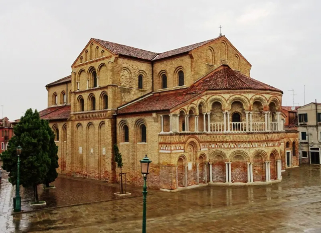 Basilica dei Santi Maria e Donato - Venezia | Secret World Trip Planner