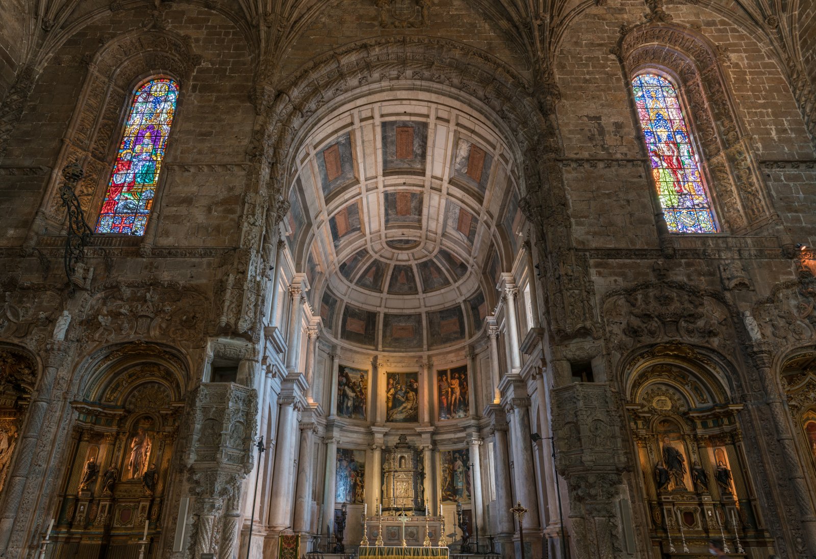 Klostret dos Jeronimos är en av de största mästerverk av Manueline konst på  - Lisboa | Secret World Trip Planner