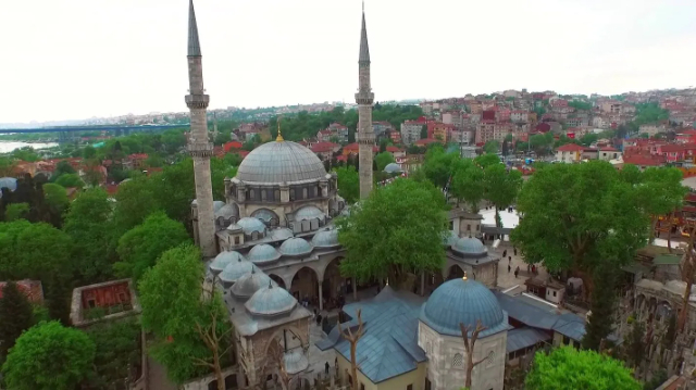 La Mosquée d'Eyup Sultan - Eyüp Merkez | Secret World Trip Planner