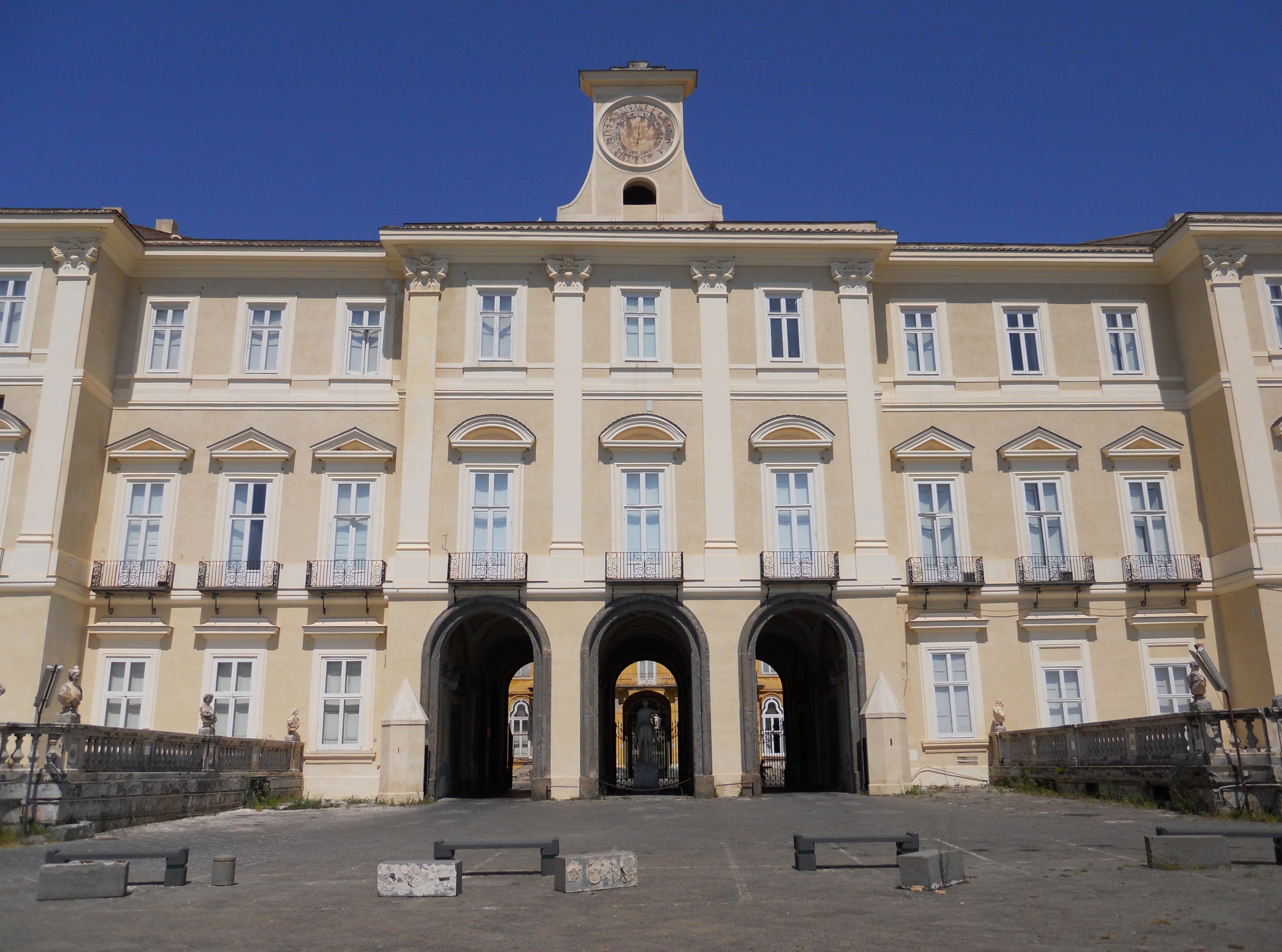 Portici jauregia - Portici | Secret World Trip Planner