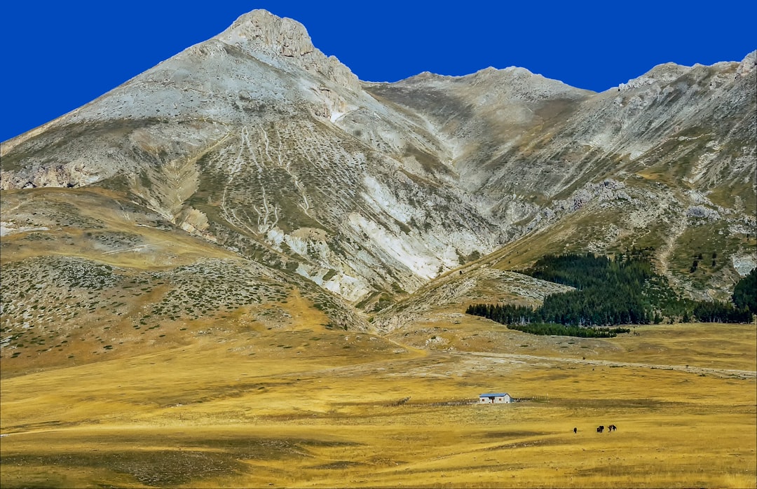 Лагер на императора: малък Тибет Абруцо - Campo Imperatore | Secret World Trip Planner
