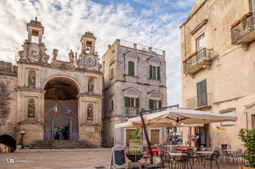 Piazza del Sedile: dnevna soba matere - Matera | Secret World Trip Planner