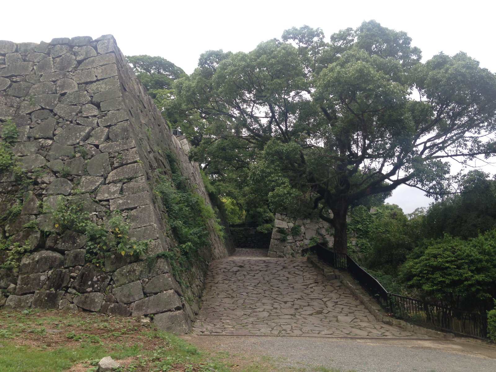 Les ruines du château de Fukuoka - Fukuoka | Secret World Trip Planner