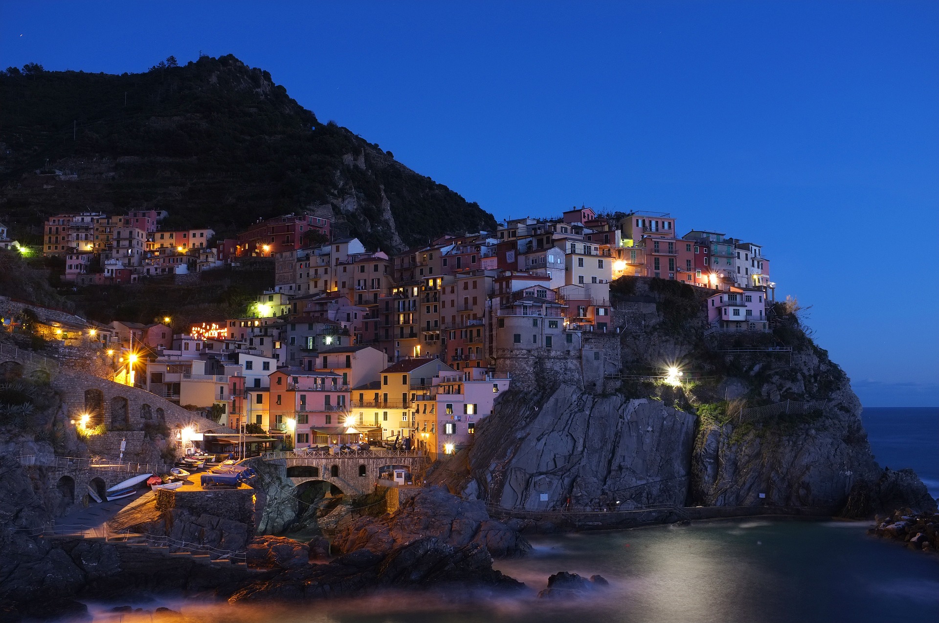 Cinq Terres : Merveilles du monde - Vernazza | Secret World Trip Planner