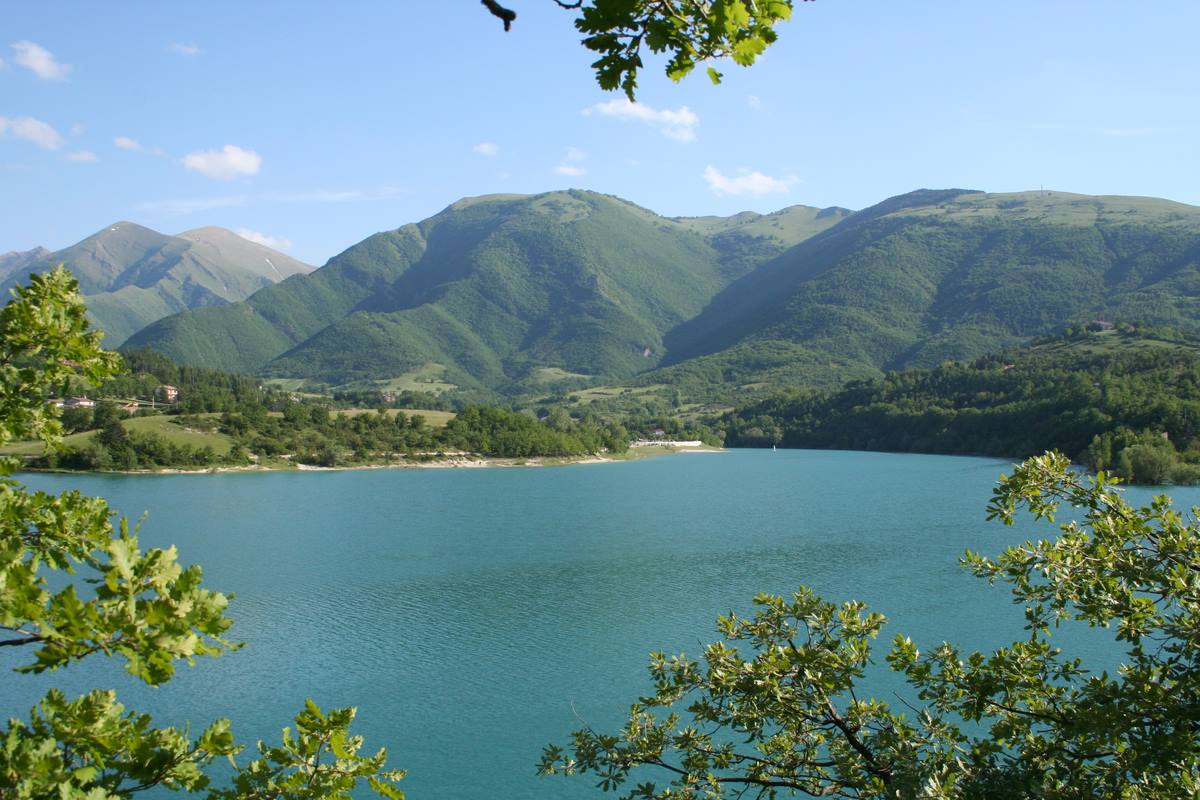 Danau Fiastra - Lago di Fiastra | Secret World Trip Planner