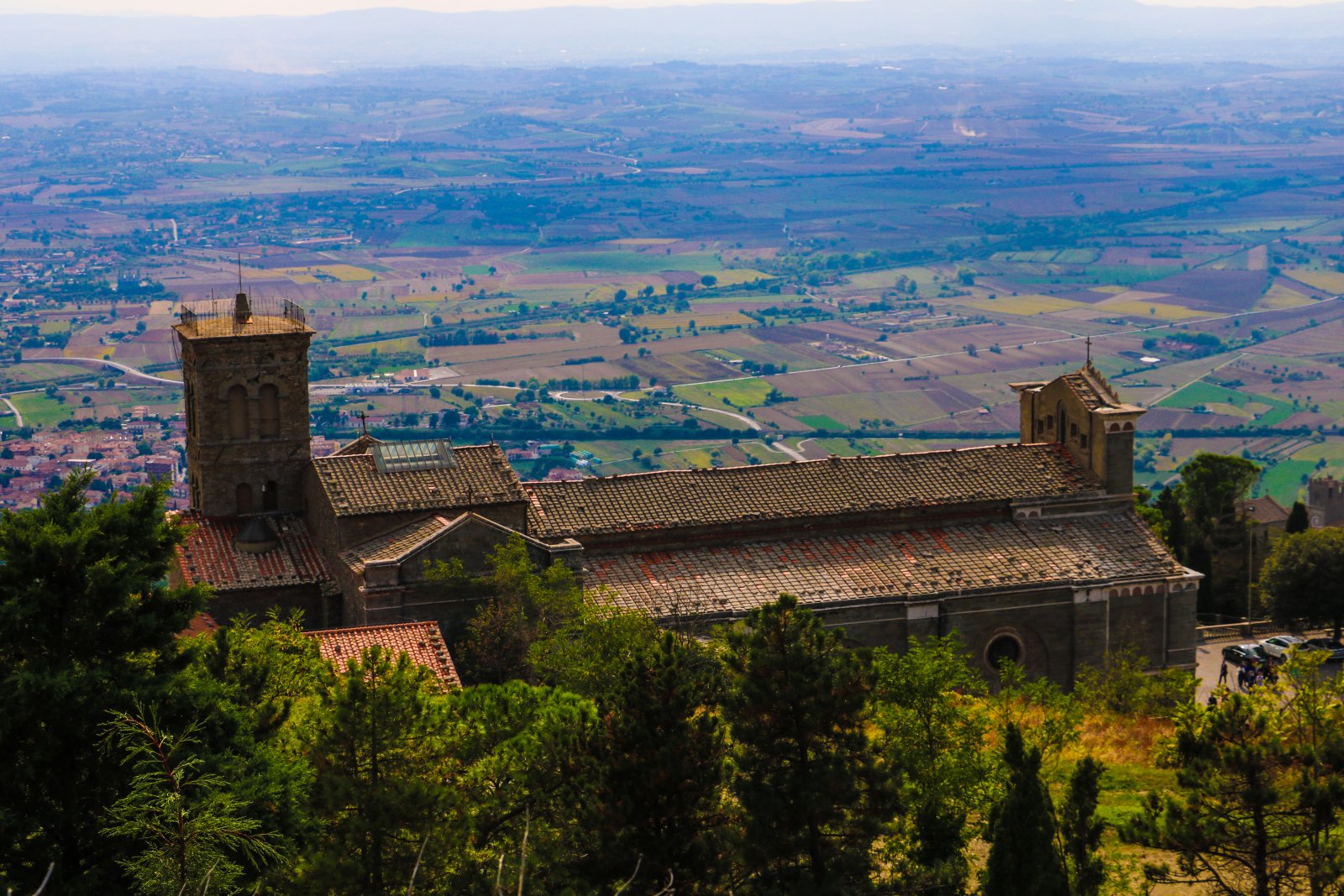 সুন্দরী বালিকা - Cortona | Secret World Trip Planner