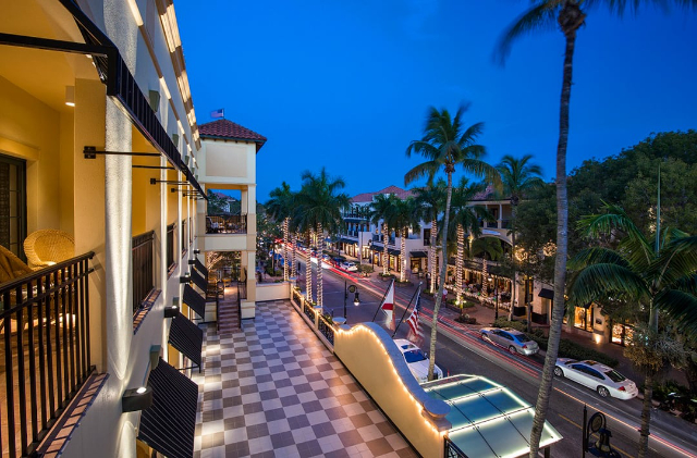 Cinquième Avenue Sud - Naples | Secret World Trip Planner