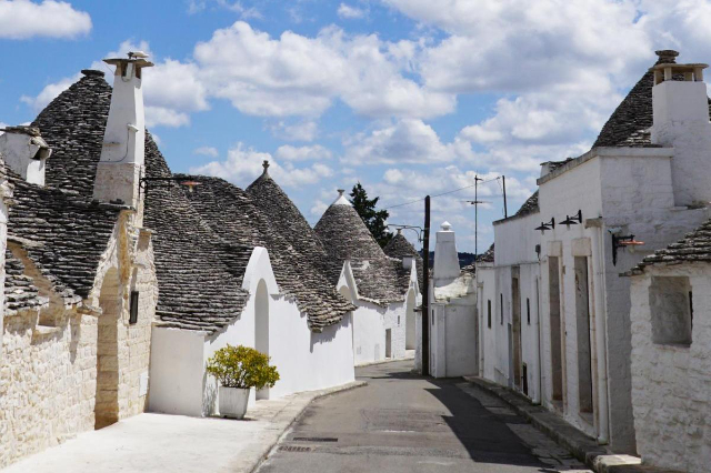 Little Hague bölgesi - Alberobello | Secret World Trip Planner