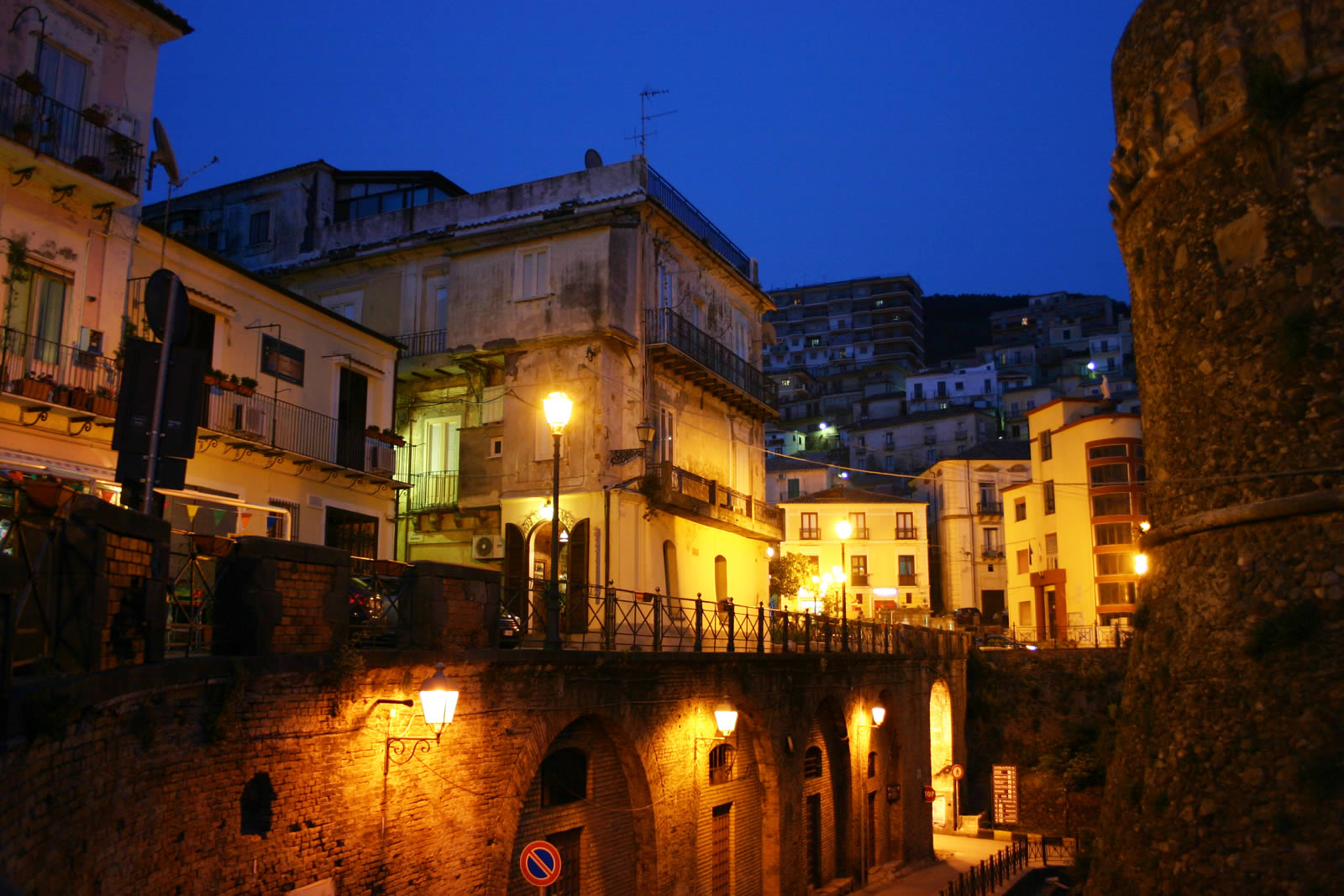 توری کالابریایی - Pizzo VV | Secret World Trip Planner