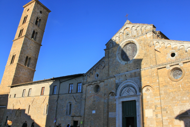 വോൾട്ടെറ കത്തീഡ്രൽ - Volterra | Secret World Trip Planner