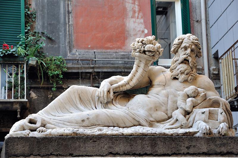 Estàtua del déu Nil - Napoli | Secret World Trip Planner