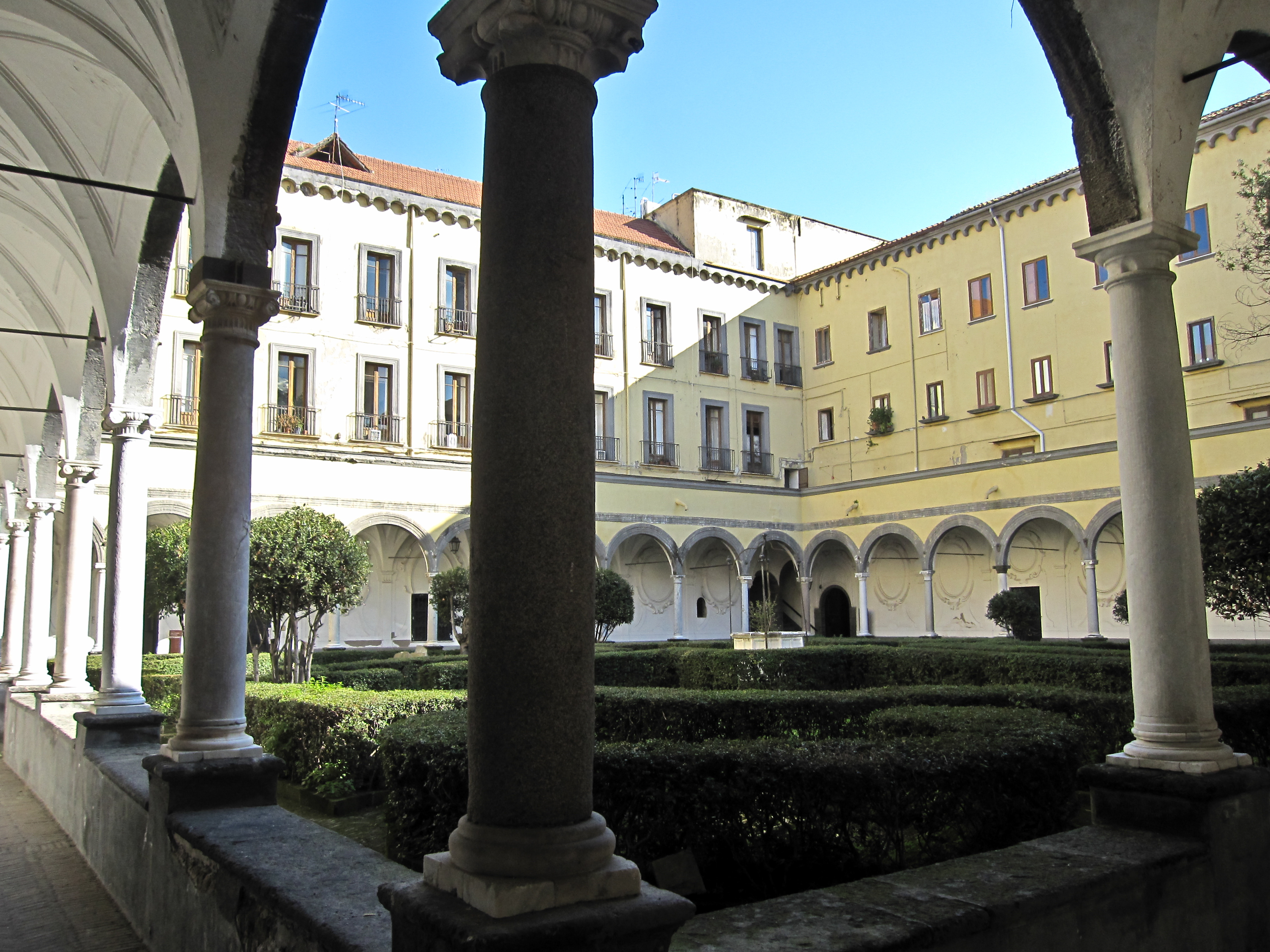 Monumentalkomplex von Santa Maria la Nova - Napoli | Secret World Trip Planner