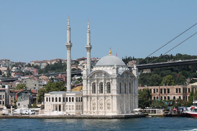 Ortaköy Mosque - Mecidiye Köprüsü Sk. No:1 D:1 | Secret World Trip Planner