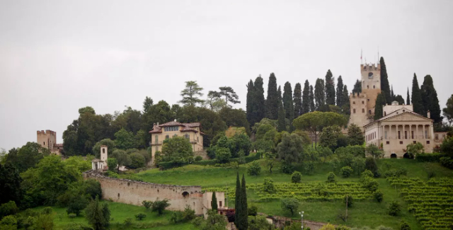 Brolo dan stroberi - Conegliano | Secret World Trip Planner