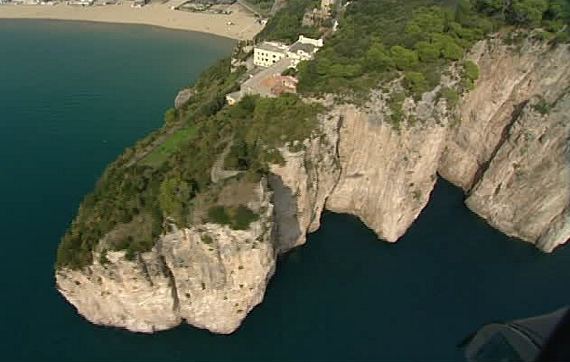 Svetište Montagna Spaccata - Gaeta | Secret World Trip Planner