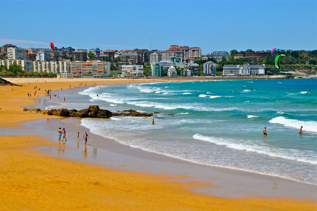 La prima spiaggia del Sardinero - Santander | Secret World Trip Planner