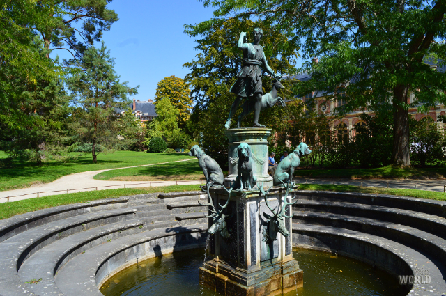 La fontaine de Diana - Fontainebleau | Secret World Trip Planner