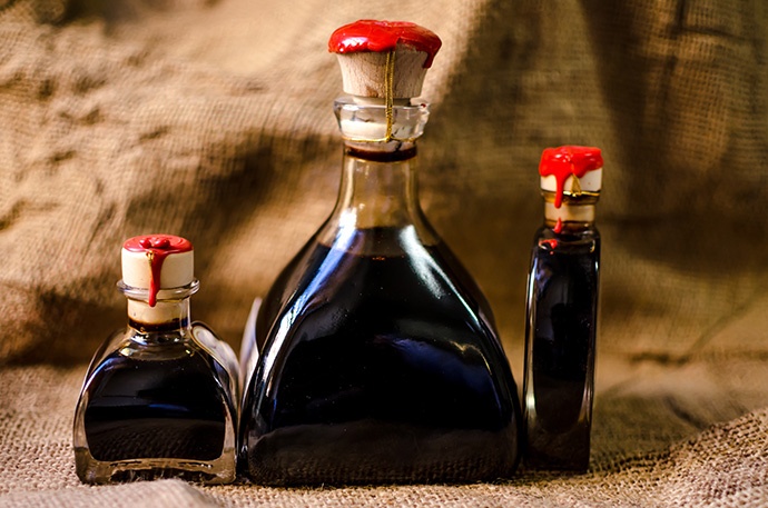 Traditioneller Balsamico-Essig aus Modena und R. Emilia g.U. — Modena