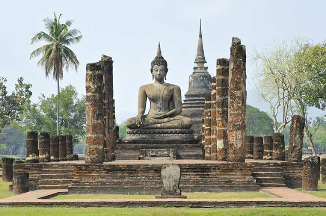 Le temple de la grande relique, - Amphoe Phra Nakhon Si Ayutthaya | Secret World Trip Planner