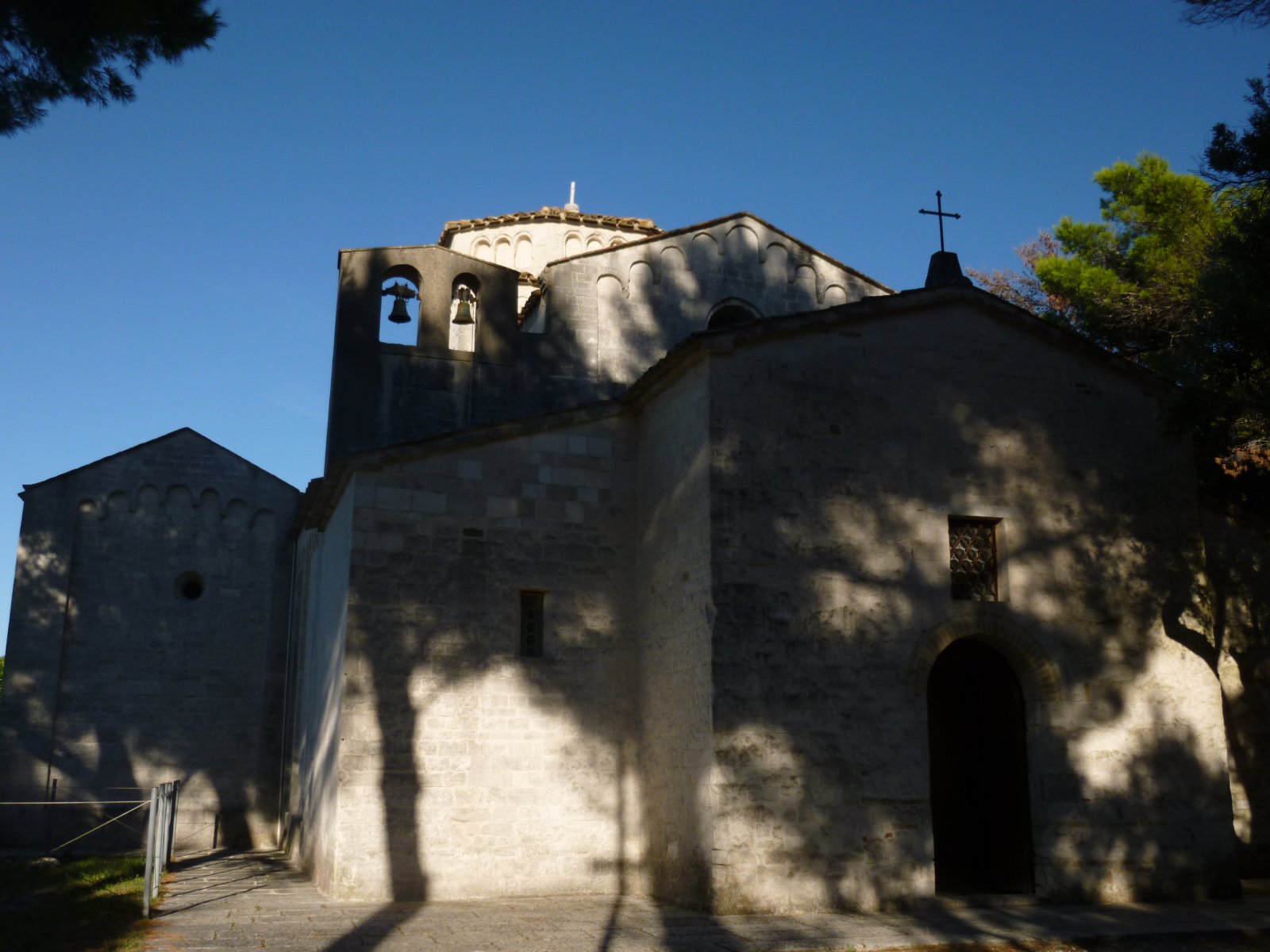 Portonovo Püha Maarja kirik - Portonovo, Ancona | Secret World Trip Planner