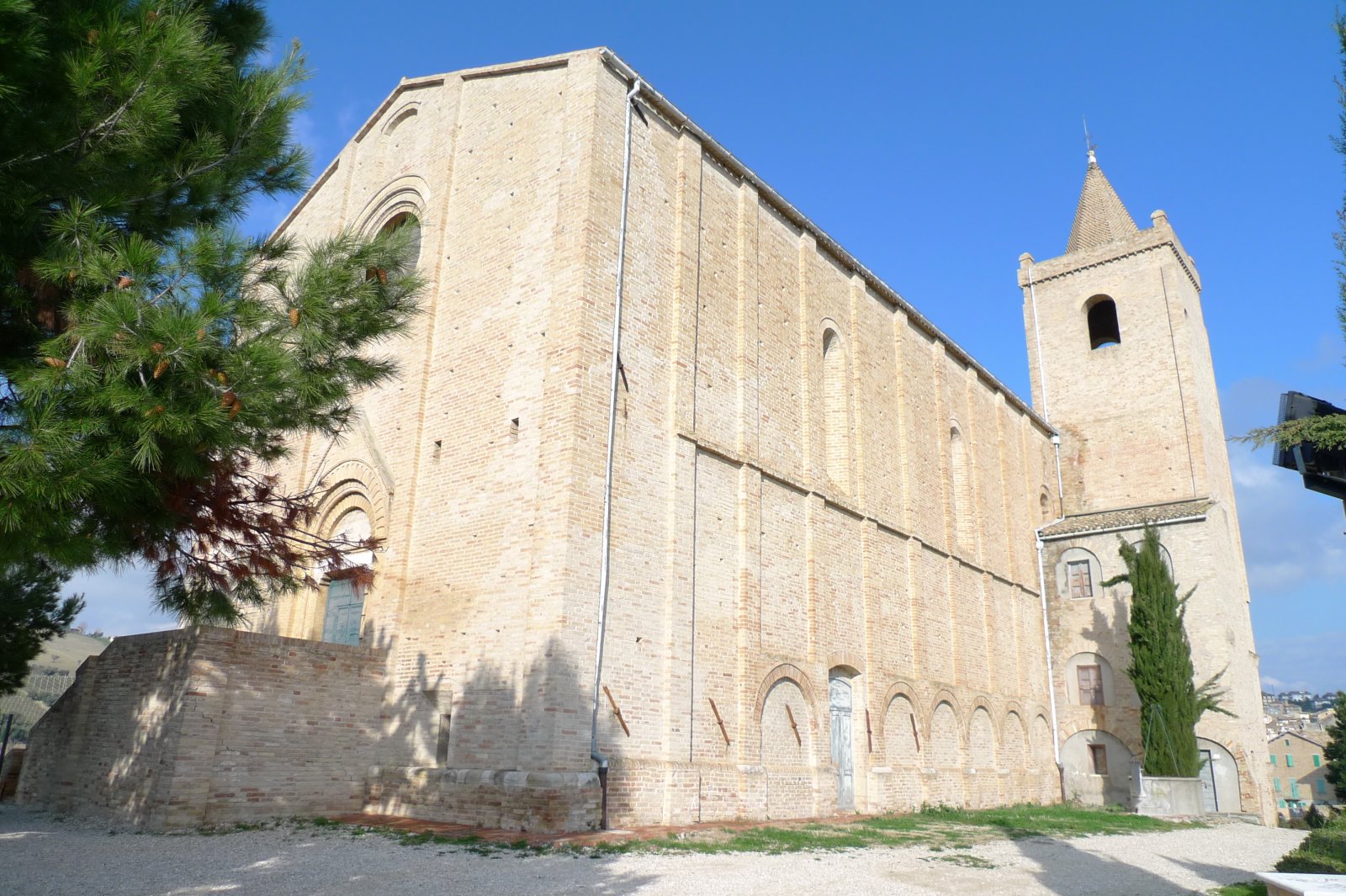 Igreja de Santa Maria della Rocca - Offida | Secret World Trip Planner