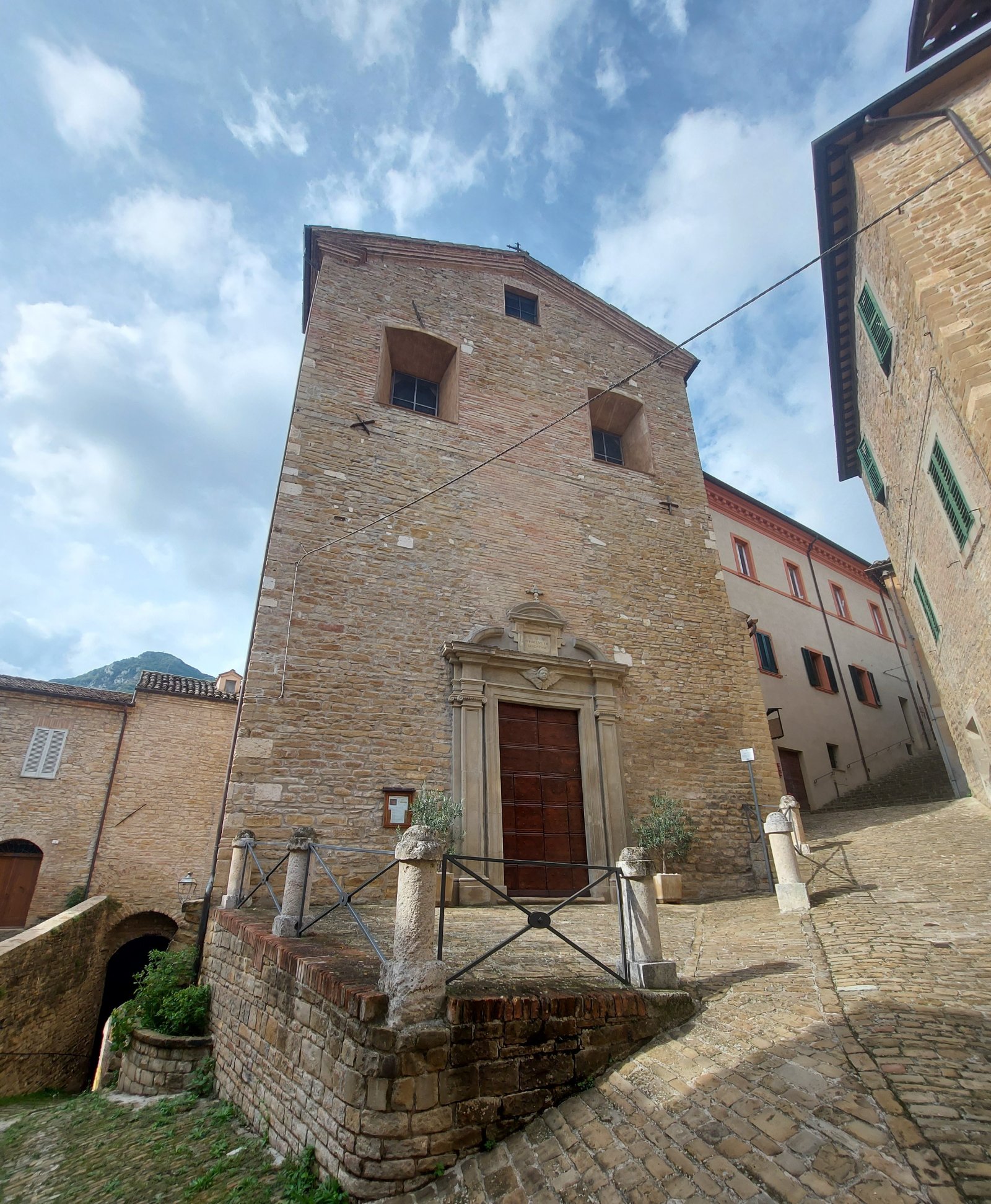 Kisha E Santa Lucia - Serra San Quirico | Secret World Trip Planner