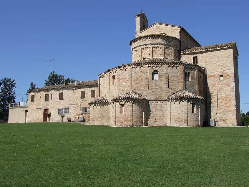S. Maria në pie ' Di Chienti - Montecosaro | Secret World Trip Planner