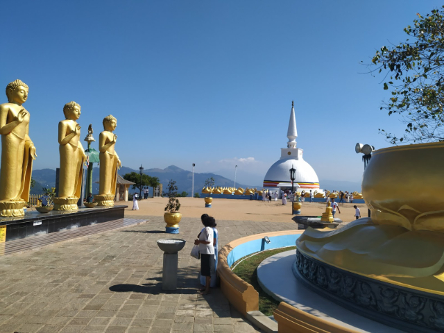 Centre bouddhiste international de Nelligala - Nelligala Rd | Secret World Trip Planner