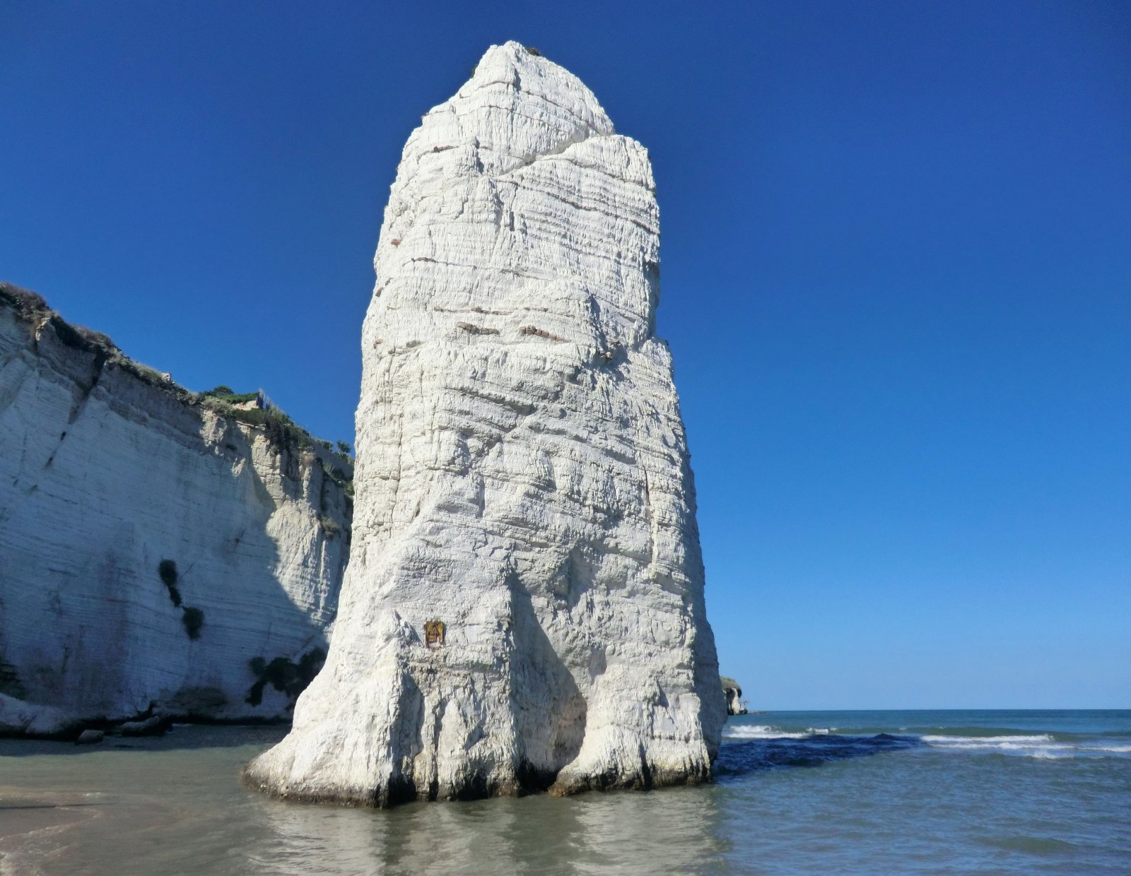 Pizzomunno, the stacks of Vieste - Pizzomunno | Secret World Trip Planner