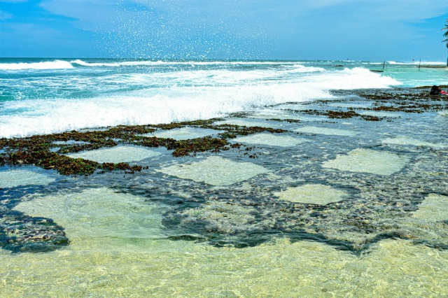 La spiaggia Thalpe Rock Pool a Galle - Talpe | Secret World Trip Planner