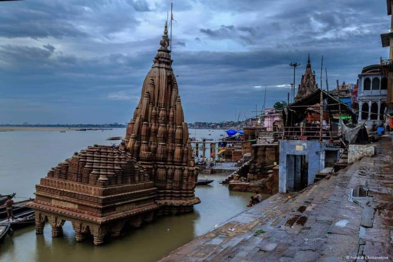 Ratneshwar Mahadev, le temple penché de Varanasi - Dayal Mahuva | Secret World Trip Planner