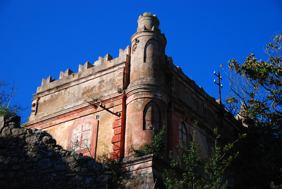 Ancienne prison de l'île de Capraia - Isola di Capraia | Secret World Trip Planner