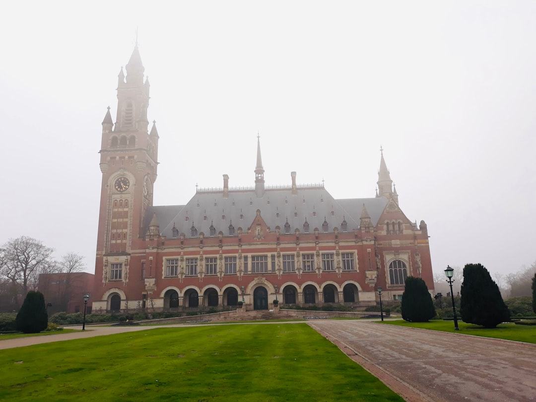 Le plus beau bâtiment de La Haye : le Palais de la Paix - Den Haag | Secret World Trip Planner