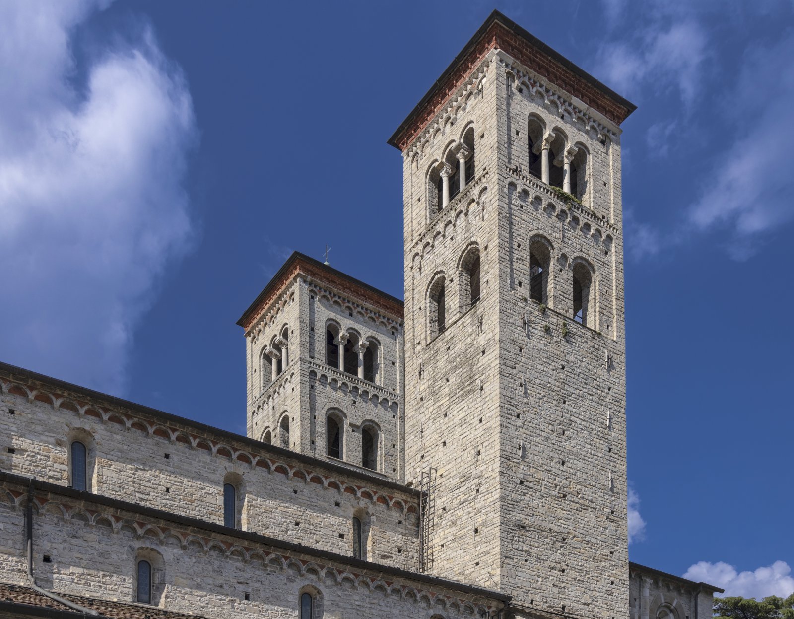 Basilica of Sant'Abbondio - Como | Secret World Trip Planner