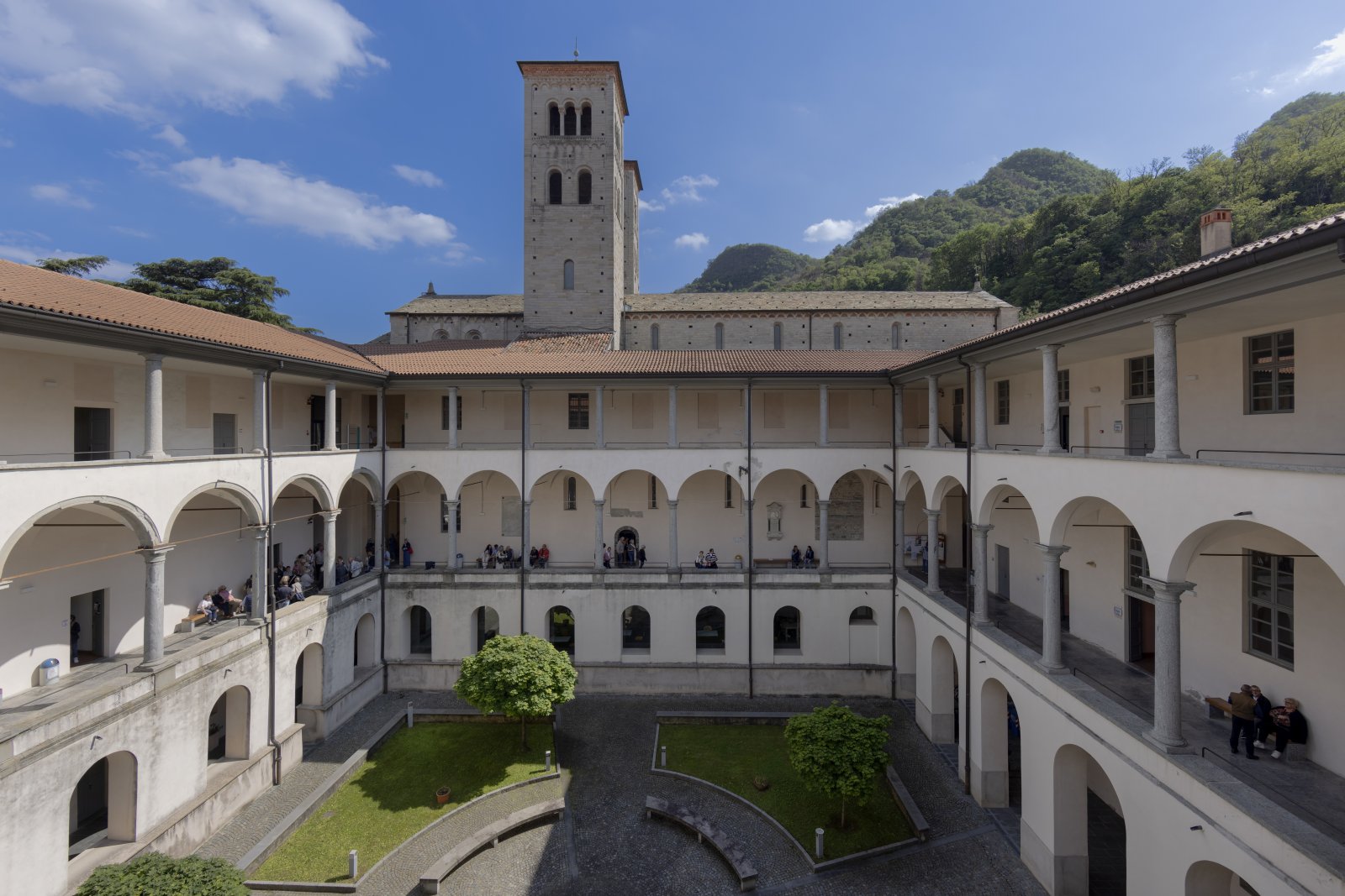 Basilica of Sant'Abbondio - Como | Secret World Trip Planner