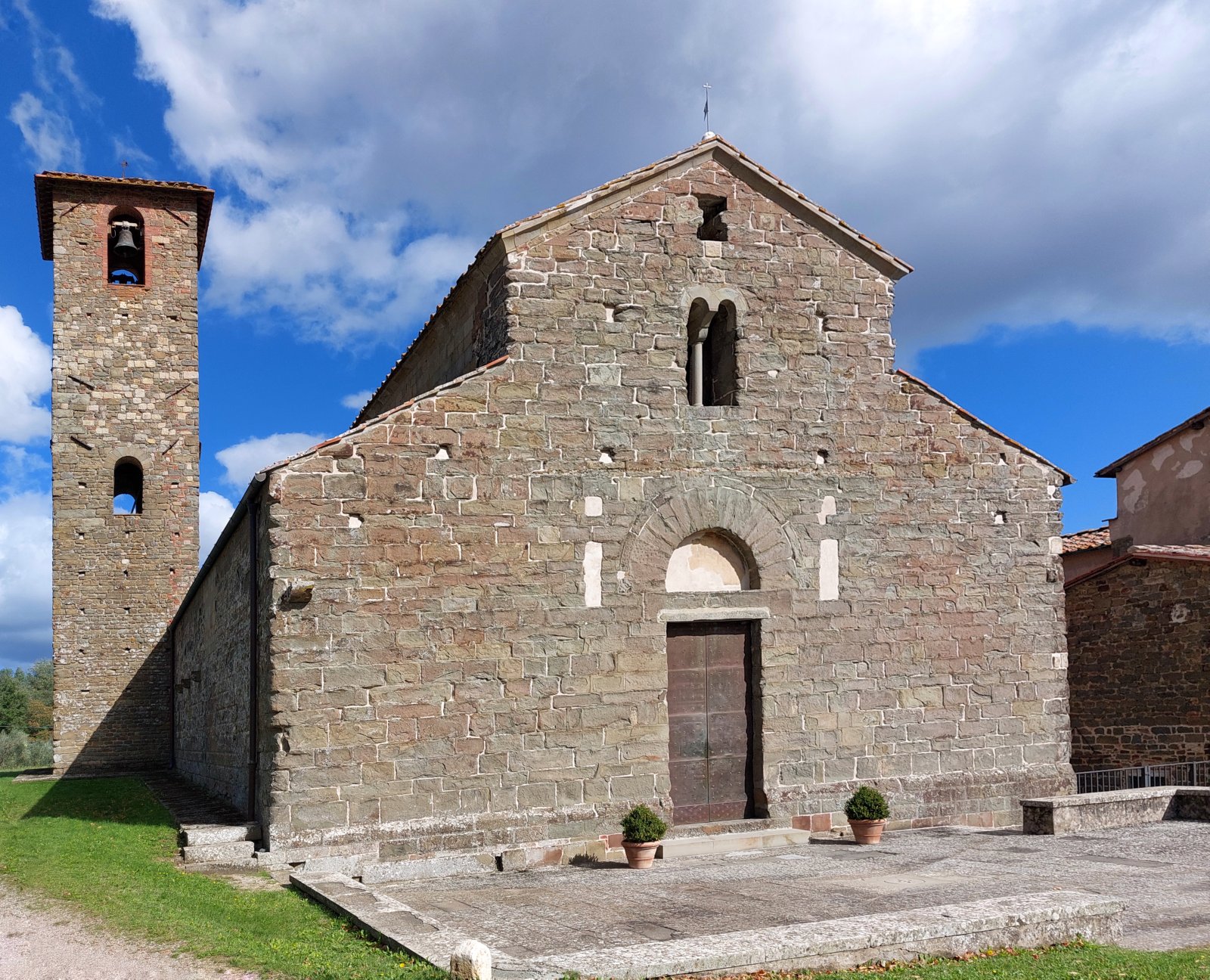 San Romoloren parrokia - Figline Valdarno | Secret World Trip Planner