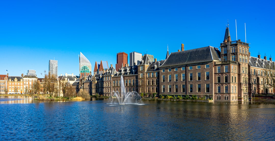 Hague | The Binnenhof (Anglais : Inner Court) - L'Aia | Secret World Trip Planner