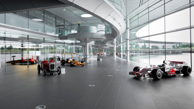 McLareni tehnoloogiakeskus: McLaren McLaren: Meka mootorispordi entusiastidele - McLaren Technology Centre | Secret World Trip Planner
