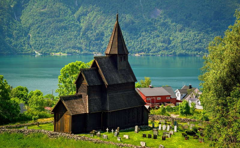 Chiesa di Urnes - 6870 Ornes | Secret World Trip Planner