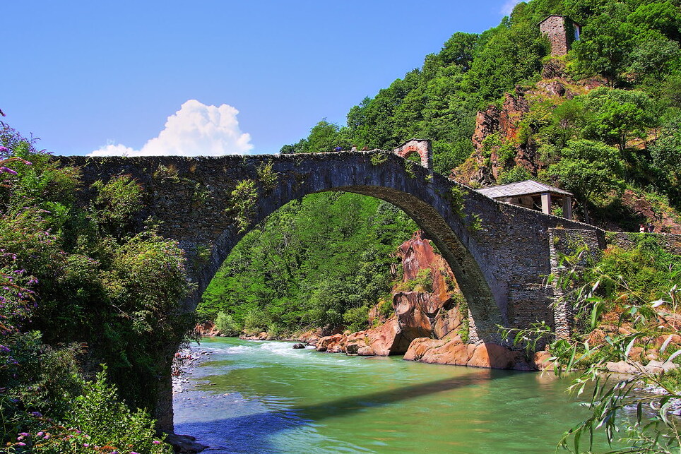 Le pont du diable : un petit bijou sur la Stura - 10074 Lanzo torinese TO | Secret World Trip Planner