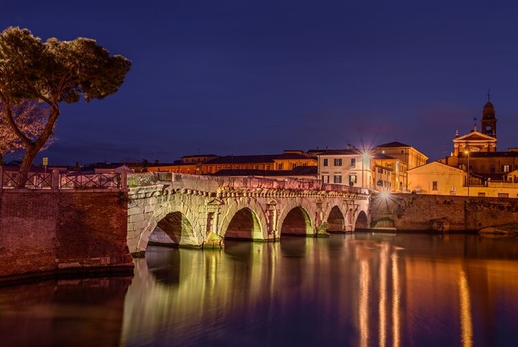 El puente de Augusto y Tiberio - Rimini | Secret World Trip Planner