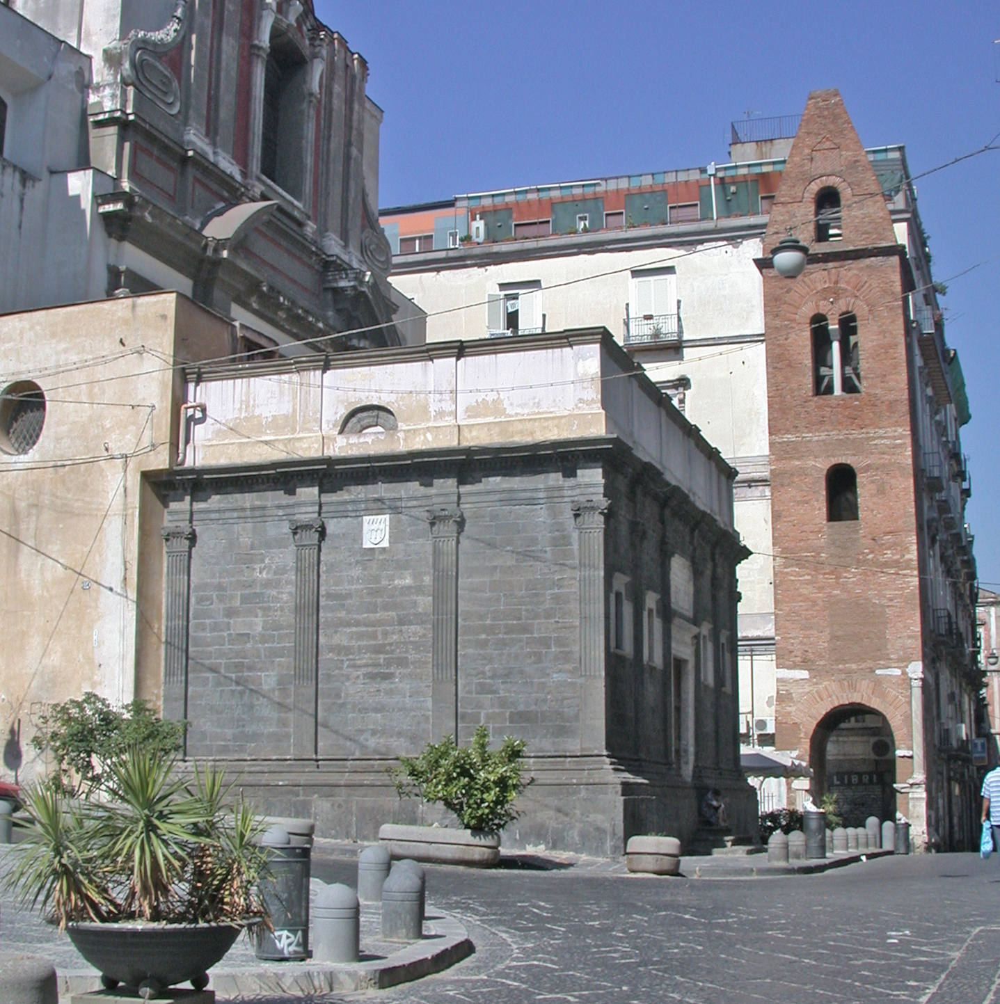 Naples | La chapelle de Pontano - Napoli | Secret World Trip Planner