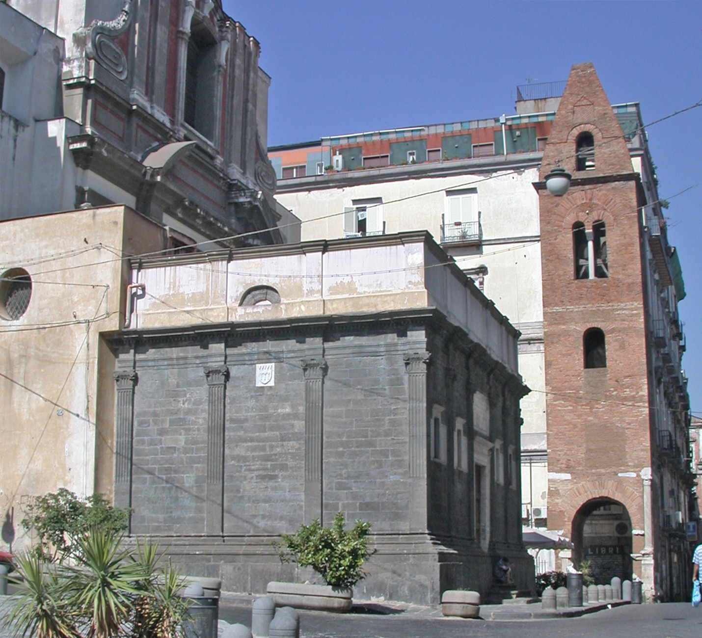 Naples | La chapelle de Pontano - Napoli | Secret World Trip Planner