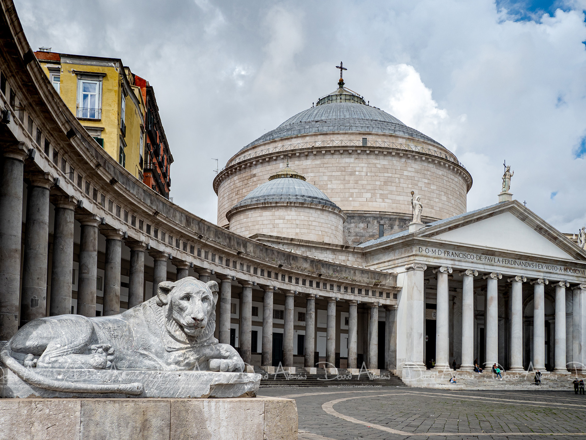 Basilique royale pontificale de San Francesco di Paola - Napoli | Secret World Trip Planner