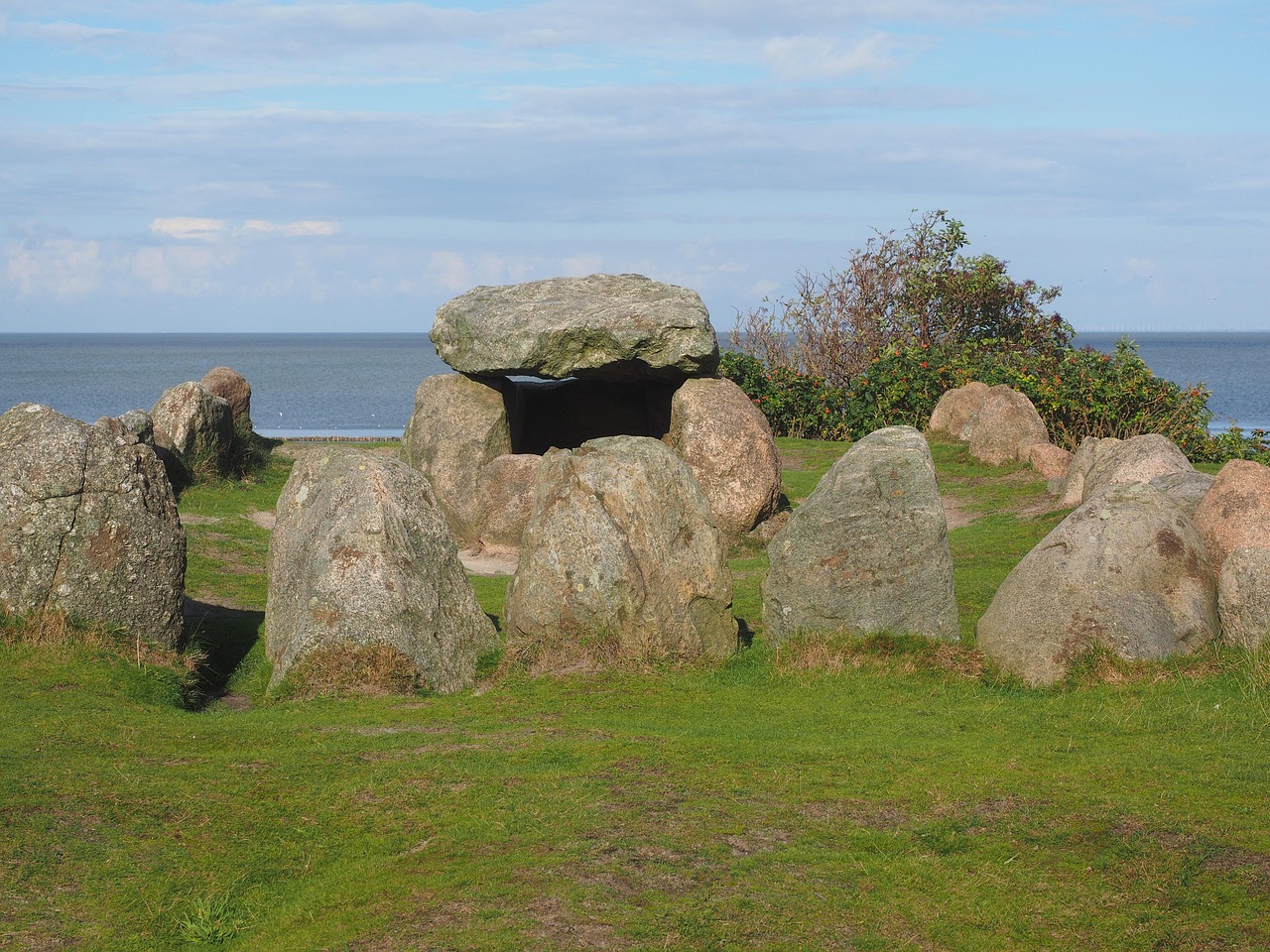 Toormore Bay | Le tombeau mégalithique - Altar | Secret World Trip Planner