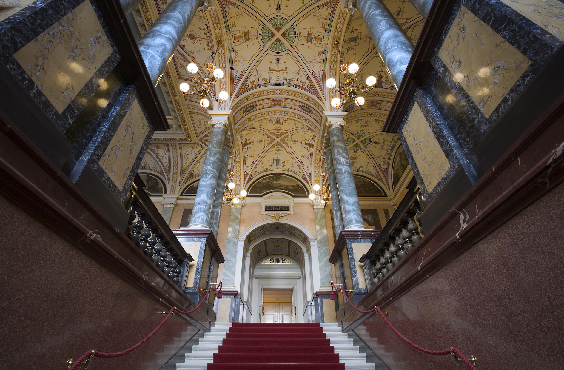 Semperoper - Dresden | Secret World Trip Planner