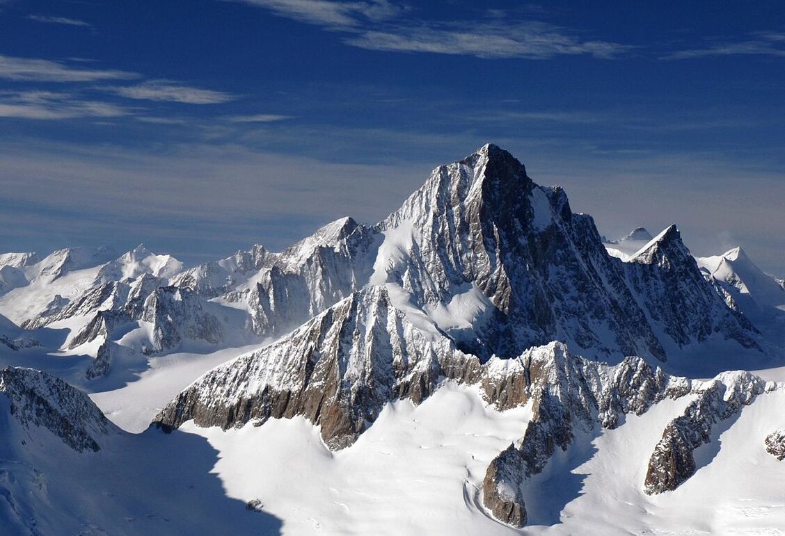 Finsteraarhorn, بلند ترین چوٹی کے Bernese Alps - Fieschertal | Secret World Trip Planner
