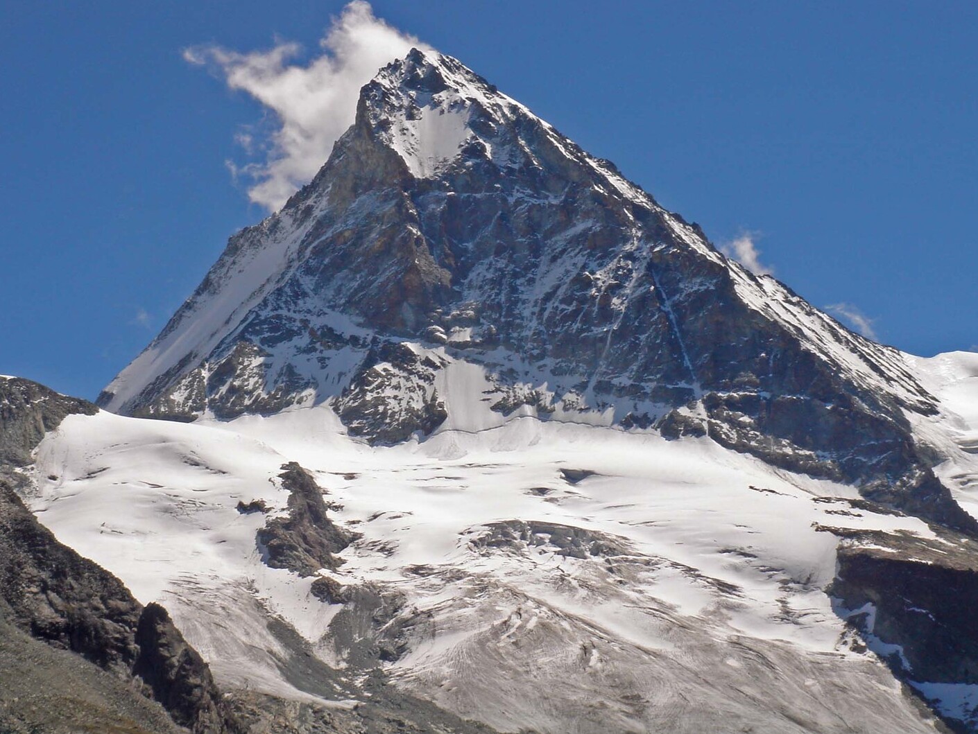 La Dent Blanche est une montagne des Alpes Pennines - Zermatt | Secret World Trip Planner